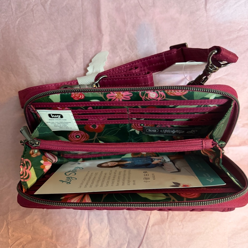 Lug Kickflip SE Crossbody Wallet~Raspberry~NWT - Picture 4 of 12